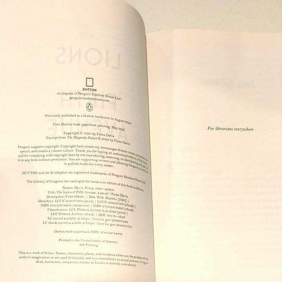 The Lions of Fifth Avenue Fiona Davis Paperback Book Books - Picture 6 of 8